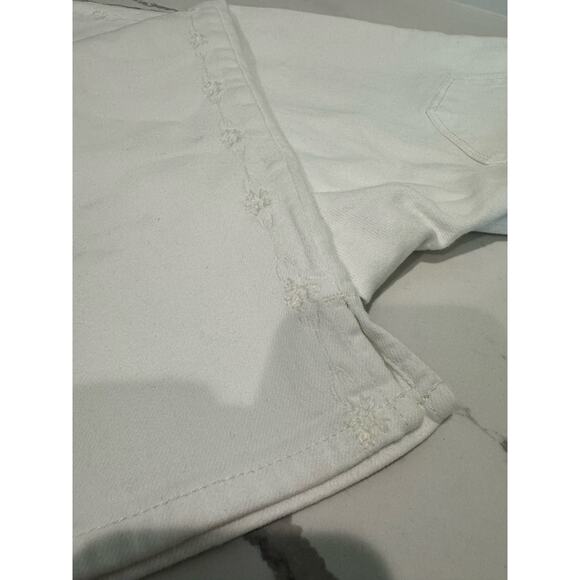 Levi's Women's Classic Capri‎ Floral Embroidered Jeans White Size 29 - Picture 9 of 11